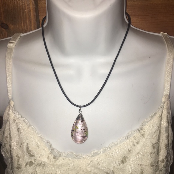🆕Pink crystal pendant on black leather cord NWT - Picture 3 of 3